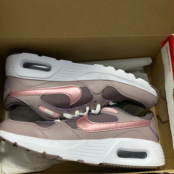 Nike AirMax - Picture 1 of 3